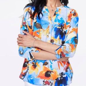 Curves 360 by NYDJ Perfect Blouse in Orchid Jungle